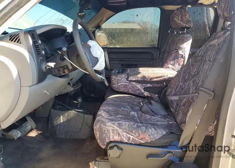 2010 Chevrolet Silverado K1500 Ls z USA, uszkodzony, nr VIN 1GCSKREA3AZ122437